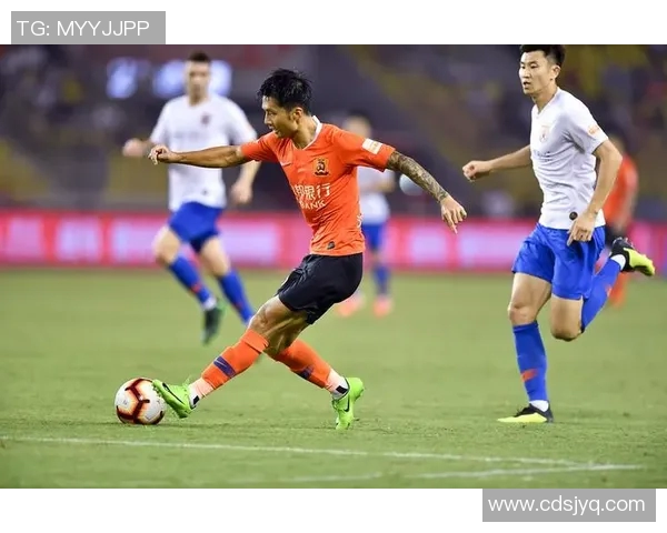 04年鲁能与武汉的巅峰对决回顾：激情四溢的足球盛宴与历史瞬间